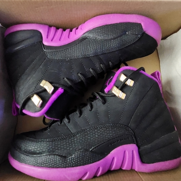 Jordan Retro 12 - Picture 3 of 5